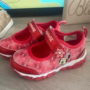 Minnie Mouse sneakers 7c
